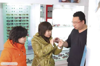 強(qiáng)生美瞳揭秘 眼鏡店營銷背后的“潛規(guī)則”與銷售策略